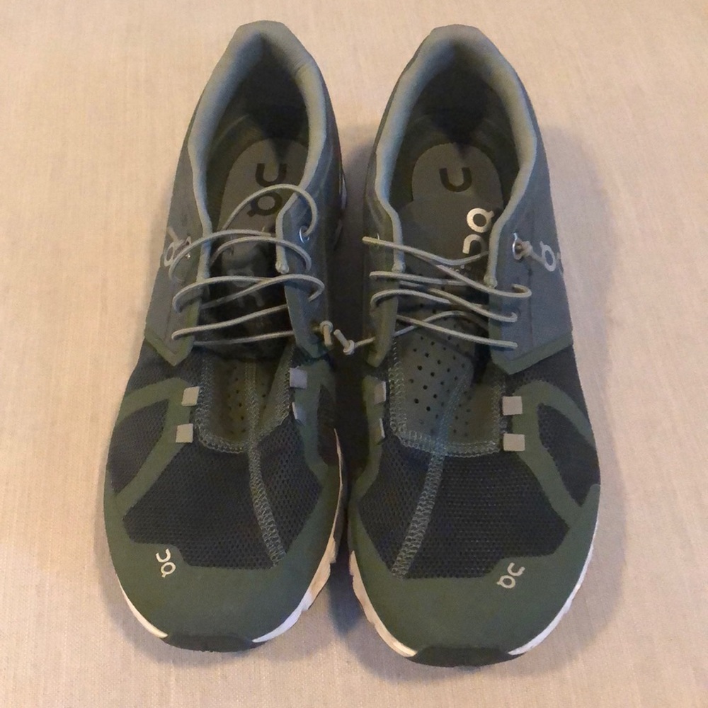 Mens SlipOn Cloud 2.0 Running Shoes - 11US